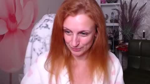 Snapshot of denhiey_here chatting on 12.20.24 denhiey online show from 12.20.24