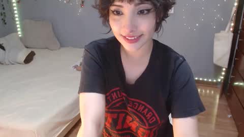 Snapshot of deni_bloom chatting on 02.25.25 Denisse    schedule Monday to Friday 1300-1900 mexican time Saturday-maybe it could be a surprise IDEPENDENT MODEL online show from 02.25.25