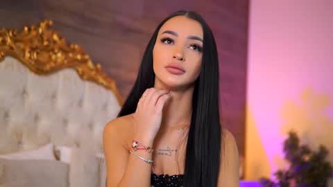 denisedevilles online show from 03.04.25