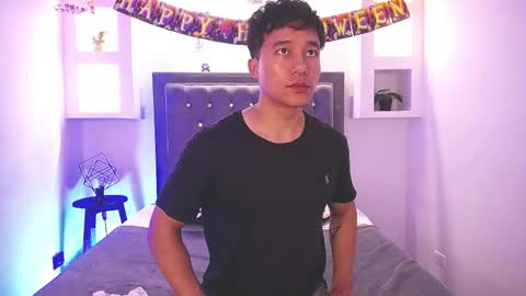 Snapshot of denizer_healer chatting on 10.27.25 DENIZER online show from 10.27.25