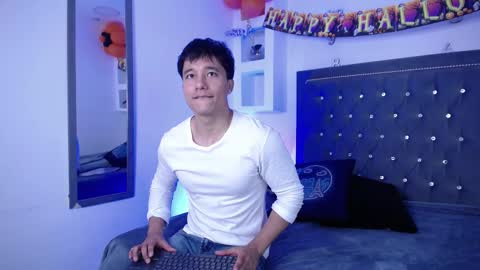 Snapshot of denizer_healer chatting on 10.29.25 DENIZER online show from 10.29.25