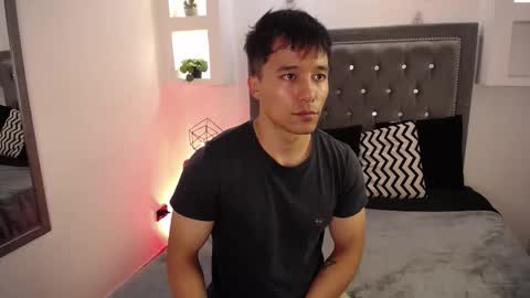 Snapshot of denizer_healer chatting on 11.17.25 DENIZER online show from 11.17.25