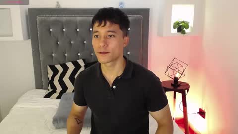 Snapshot of denizer_healer chatting on 11.18.25 DENIZER online show from 11.18.25