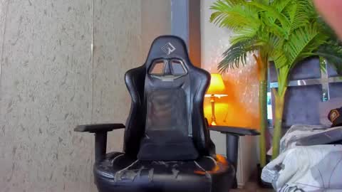 dennis_cox_ online show from 02.21.25