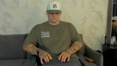 Snapshot of dennis_munera chatting on 12.03.24 dennis munera online show from 12.03.24