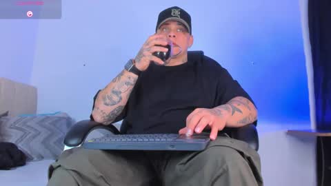 Snapshot of dennis_munera chatting on 10.17.25 dennis munera online show from 10.17.25