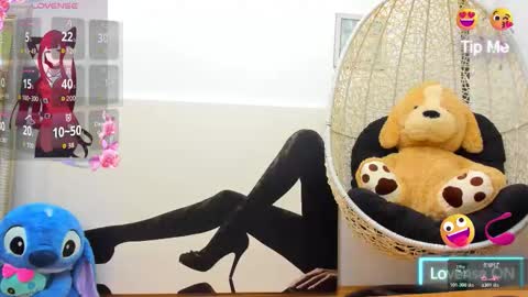 Snapshot of denychantall chatting on 02.18.26 denychantall online show from 02.18.26