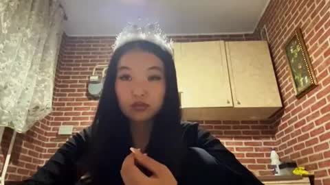 Emma online show from 11.18.25