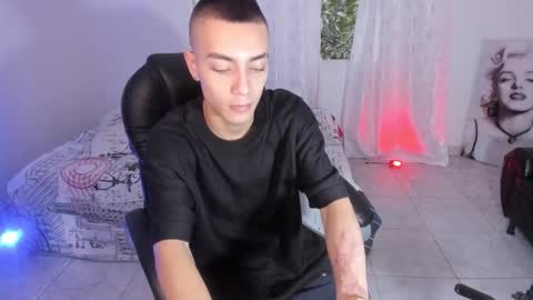 Snapshot of dereck_boy8 chatting on 10.14.25 Dereck Boy online show from 10.14.25