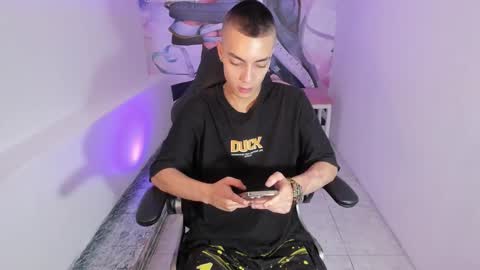 Snapshot of dereck_boy8 chatting on 11.10.25 Dereck Boy online show from 11.10.25