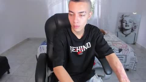 Snapshot of dereck_boy8 chatting on 12.05.25 Dereck Boy online show from 12.05.25