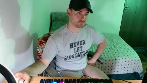 Dereck Mills3 online show from 04.09.26