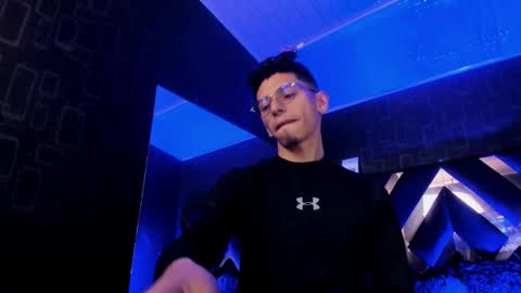 Dereck online show from 03.12.26