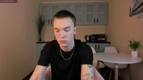 Snapshot of derek_banville chatting on 11.13.25 Derek online show from 11.13.25