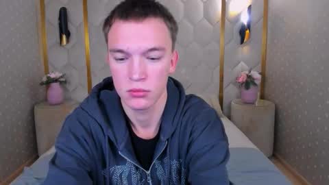 Snapshot of derek_banville chatting on 11.18.25 Derek online show from 11.18.25