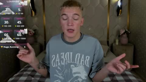 Snapshot of derek_banville chatting on 12.17.25 Derek online show from 12.17.25