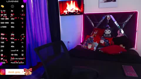 Snapshot of derek_grey1 chatting on 12.19.24 Derek independent online show from 12.19.24