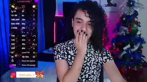 Snapshot of derek_grey1 chatting on 01.04.25 Derek independent online show from 01.04.25