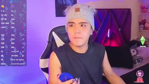 Snapshot of derek_grey1 chatting on 09.22.25 Derek independent online show from 09.22.25