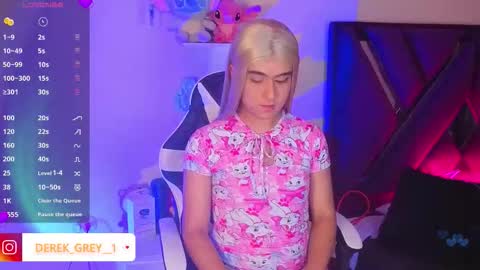 Snapshot of derek_grey1 chatting on 10.12.25 Derek independent online show from 10.12.25