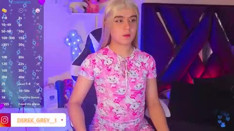 Snapshot of derek_grey1 chatting on 10.15.25 Derek independent online show from 10.15.25