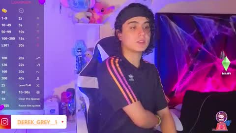 Snapshot of derek_grey1 chatting on 10.19.25 Derek independent online show from 10.19.25