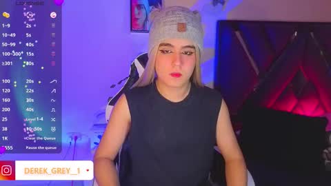 Snapshot of derek_grey1 chatting on 11.12.25 Derek independent online show from 11.12.25