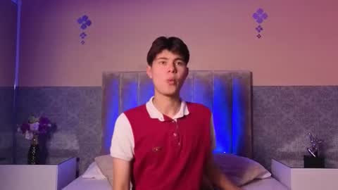 Snapshot of derek_sinn chatting on 02.19.26 derek_sinn online show from 02.19.26