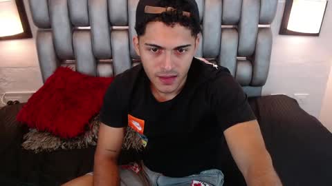 D E R E K online show from 04.08.26