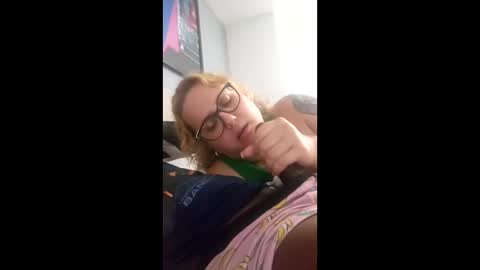 Derk  Mae online show from 04.12.26