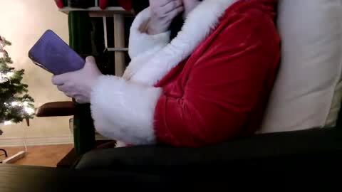 Snapshot of deroseblack chatting on 12.15.24 deroseblack online show from 12.15.24