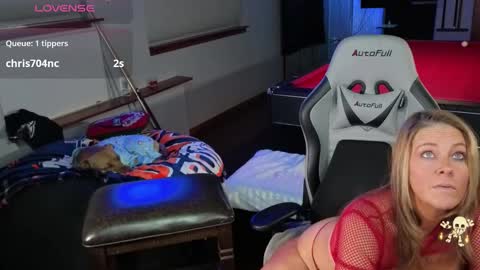 Snapshot of derrick_and_brittany chatting on 10.21.25 Derrick 52 and Brittany 50 online show from 10.21.25