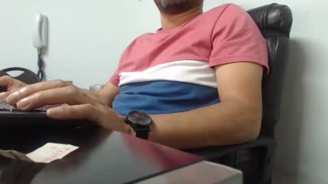 Snapshot of derrik_ chatting on 12.17.24     online show from 12.17.24