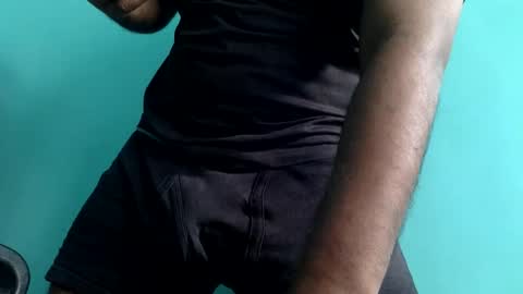 Snapshot of desiguylund chatting on 10.13.25 desiguylund online show from 10.13.25