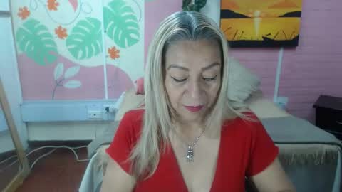 Snapshot of desire_latin chatting on 06.09.26 VALERIA online show from 06.09.26