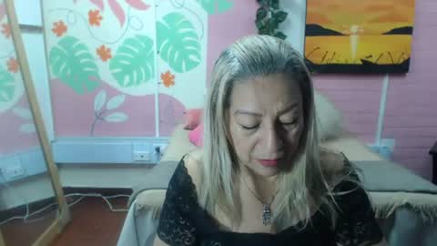 Snapshot of desire_latin chatting on 06.15.26 VALERIA online show from 06.15.26