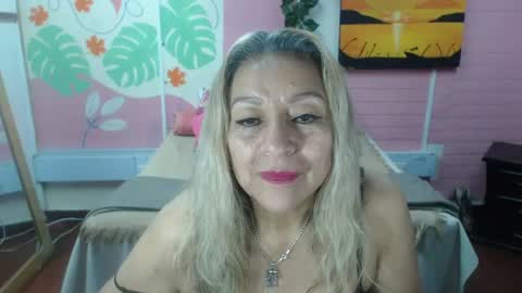 Snapshot of desire_latin chatting on 06.18.26 VALERIA online show from 06.18.26