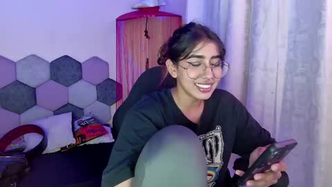TORI AND MR. BEAR online show from 05.19.26