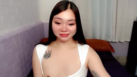 Snapshot of destinyroxie chatting on 02.19.25 ROXIE  online show from 02.19.25