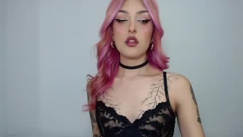 Snapshot of devil_blood chatting on 11.11.25 Angel Boo and Adrian online show from 11.11.25