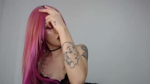 Snapshot of devil_blood chatting on 12.17.25 Angel Boo and Adrian online show from 12.17.25