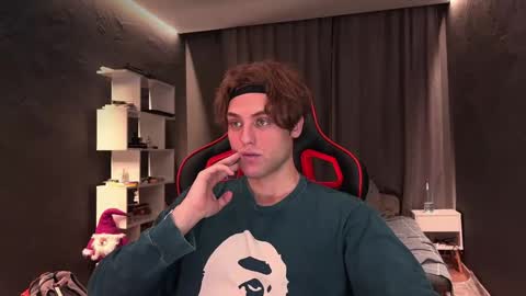 Snapshot of devilnut1 chatting on 11.12.25 devilnut1 online show from 11.12.25