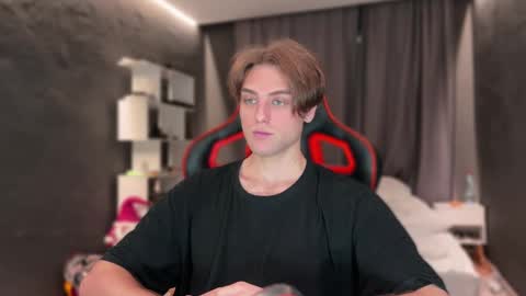 Snapshot of devilnut1 chatting on 11.15.25 devilnut1 online show from 11.15.25