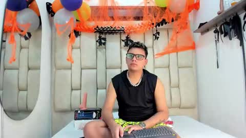 Devil online show from 10.28.25