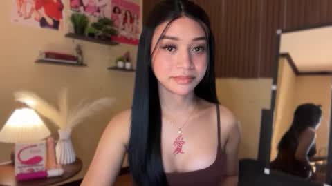 Snapshot of devine_goddessx chatting on 12.22.25 Devine Greyson online show from 12.22.25