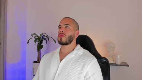 Snapshot of devoncollins chatting on 12.14.24 Devon Collins Independent model online show from 12.14.24