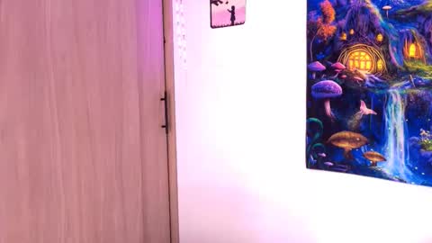 Snapshot of devours_fire chatting on 11.05.25 Sara 3 online show from 11.05.25