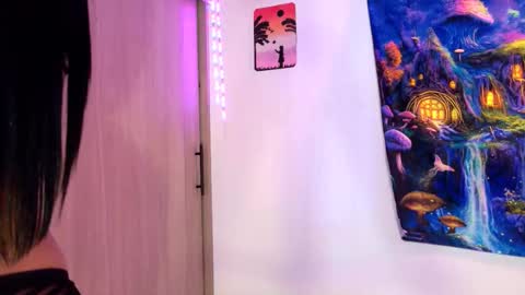 Snapshot of devours_fire chatting on 11.07.25 Sara 3 online show from 11.07.25