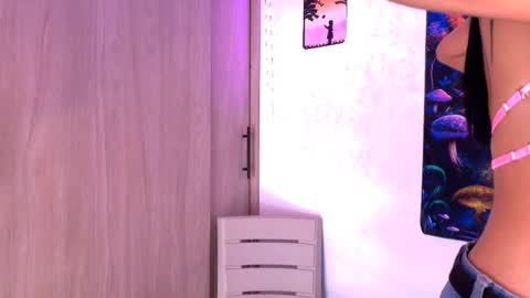 Snapshot of devours_fire chatting on 11.15.25 Sara 3 online show from 11.15.25