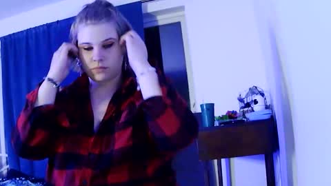 Snapshot of devykitten2018 chatting on 04.29.26 devykitten online show from 04.29.26